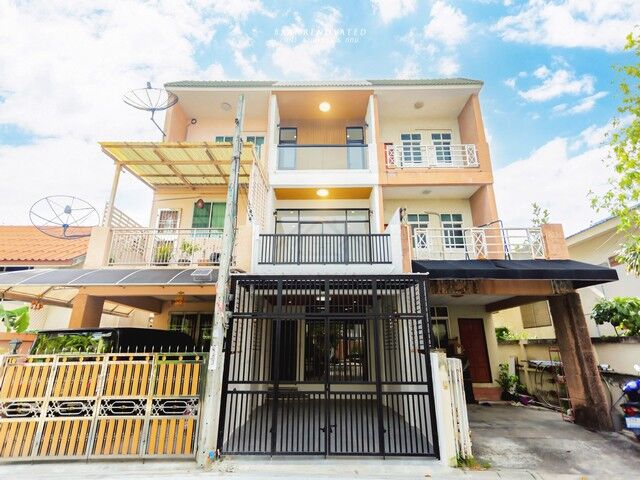 Bangkok, Real Estate For Sale, THB 5990000,  4 BR,  22 Sq. Feet,  ขายทาวน์เฮ้าส์ 3 ชั้น 4 ห้องนอน ซอยลา