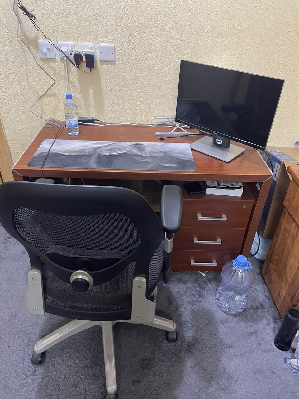 Riyadh, Furniture, SAR 800,  Used Furniture For Sale &ndash; Wardrobe, Bed, Sofa