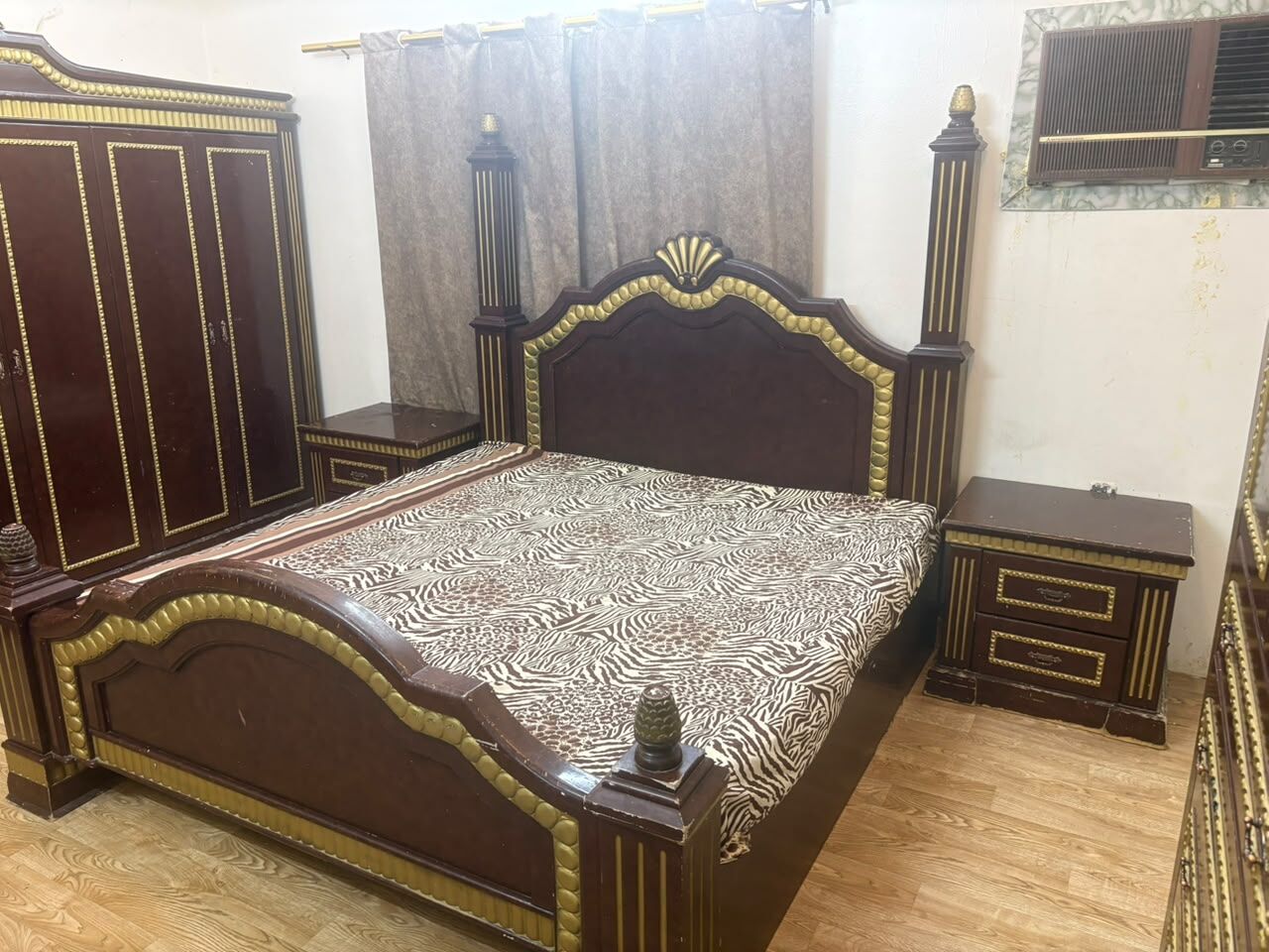 Riyadh, Furniture, SAR 900,  Complete Bedroom Set:Queen Size Bed Wit Matress,Wardrobe,Cupboard,DressingTable,SideTable