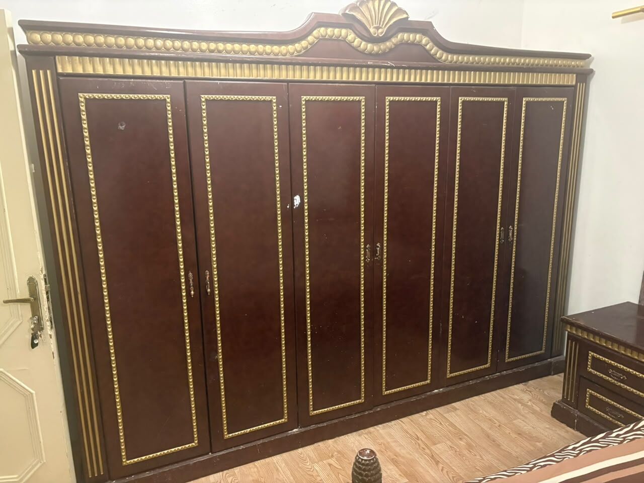 Riyadh, Furniture, SAR 900,  Complete Bedroom Set:Queen Size Bed Wit Matress,Wardrobe,Cupboard,DressingTable,SideTable