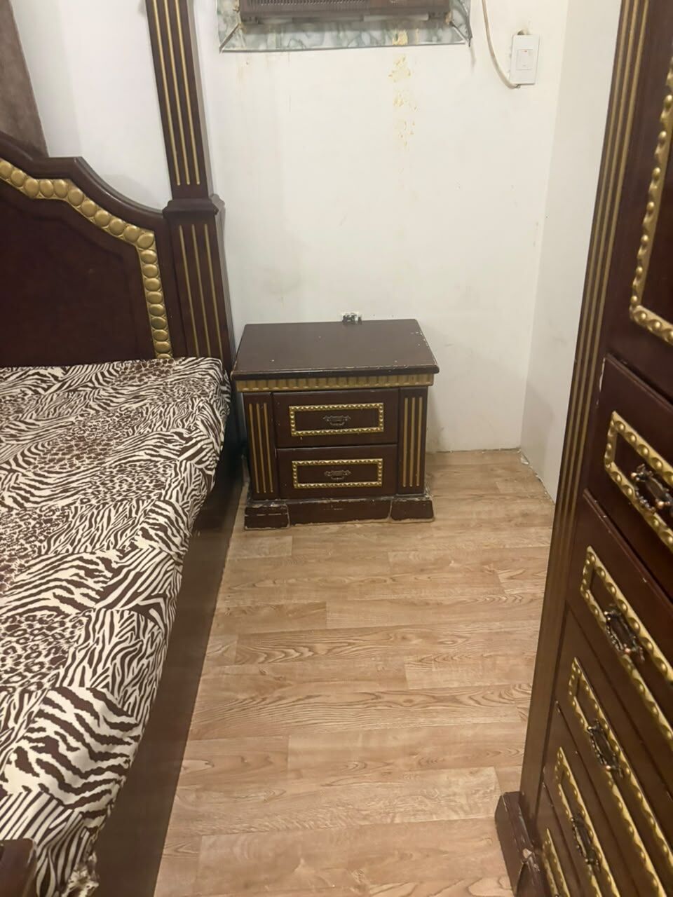 Riyadh, Furniture, SAR 900,  Complete Bedroom Set:Queen Size Bed Wit Matress,Wardrobe,Cupboard,DressingTable,SideTable