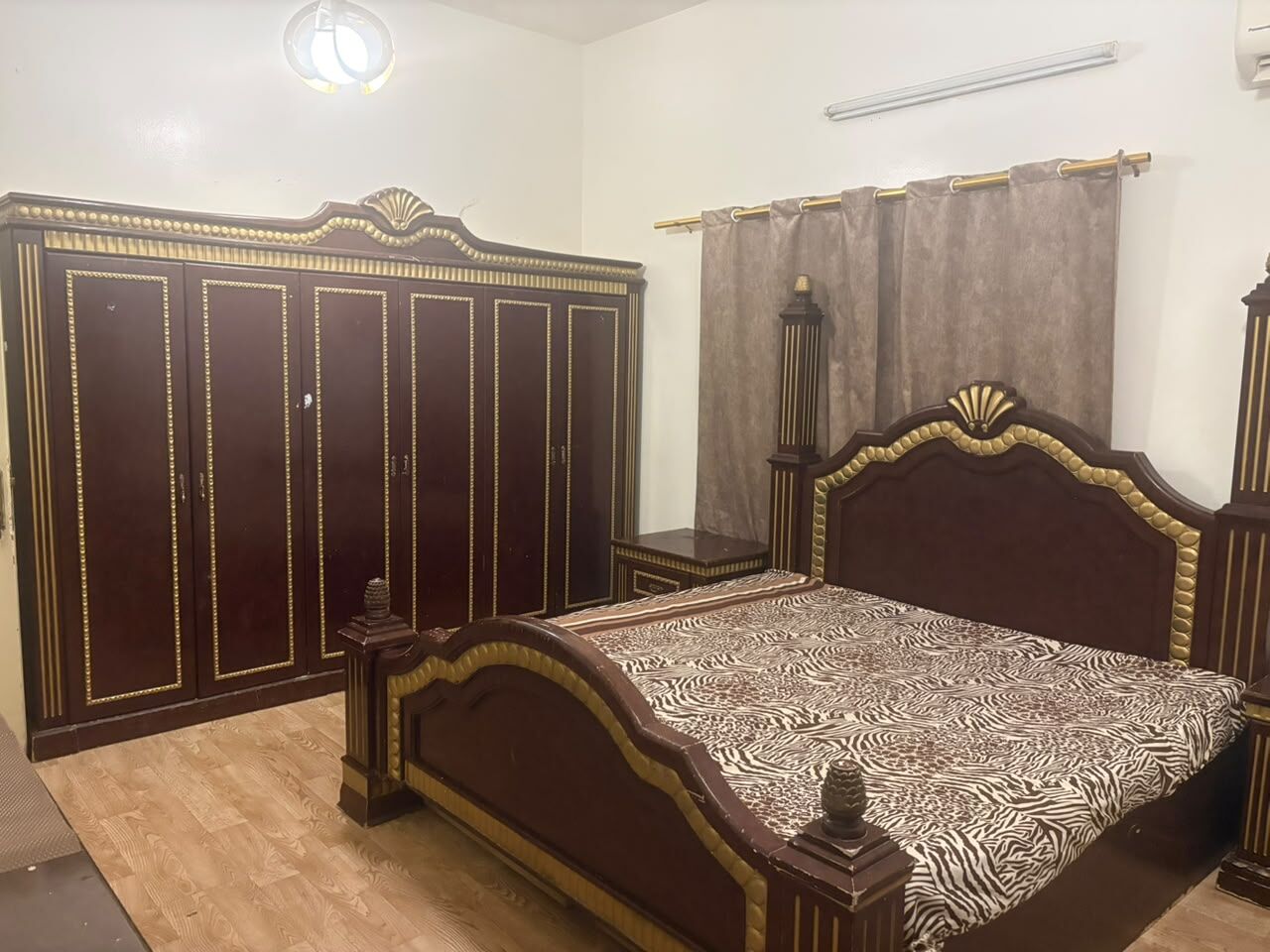 Riyadh, Furniture, SAR 900,  Complete Bedroom Set:Queen Size Bed Wit Matress,Wardrobe,Cupboard,DressingTable,SideTable