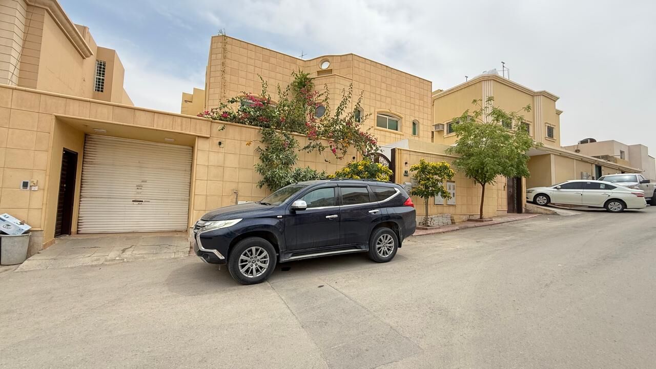 Riyadh, Vehicles, Cars & Trucks , SAR 73000,  MITSUBISHI MONTERO SPORT - GLS,  2018,  Automatic,  120000 KM,  MITSUBISHI MONTERO SPORT &mdash;  &mdash; GLS