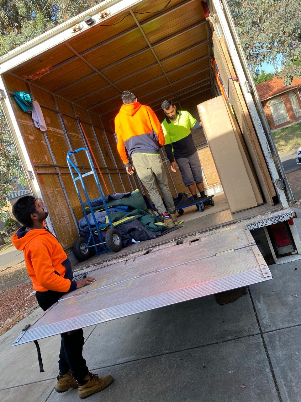 Sydney, Labor/Moving, House Removals Canberra Available For Moving Day