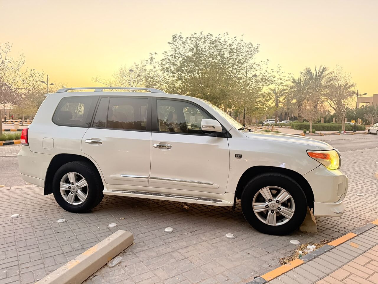 Riyadh, Vehicles, Cars & Trucks , SAR 119000,  Toyota Land Cruiser,  2015,  Automatic,  340000 KM,   V8 - تويوتا لاندكروزر GXR V8 للبيع -