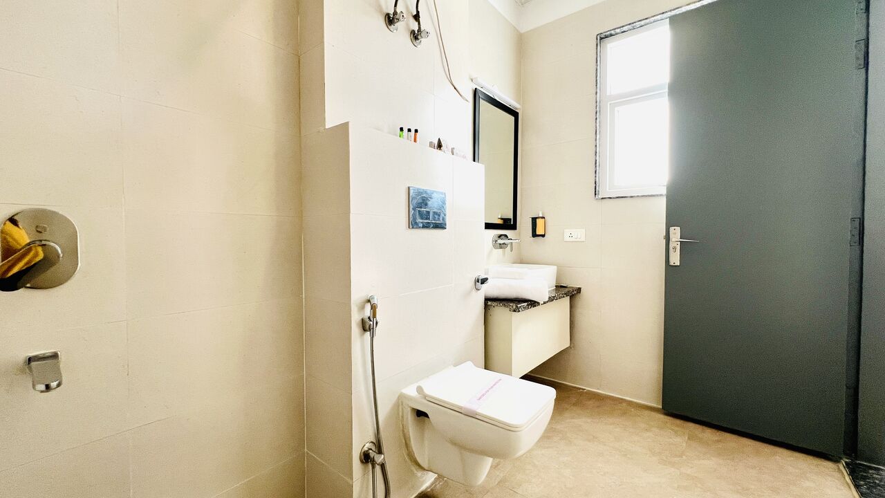 Gurgaon, Apartments, Flats, Houses & Villas, INR 2500/day,  Furnished,  Studio,  320 Sq. Feet,  Deluxe Room