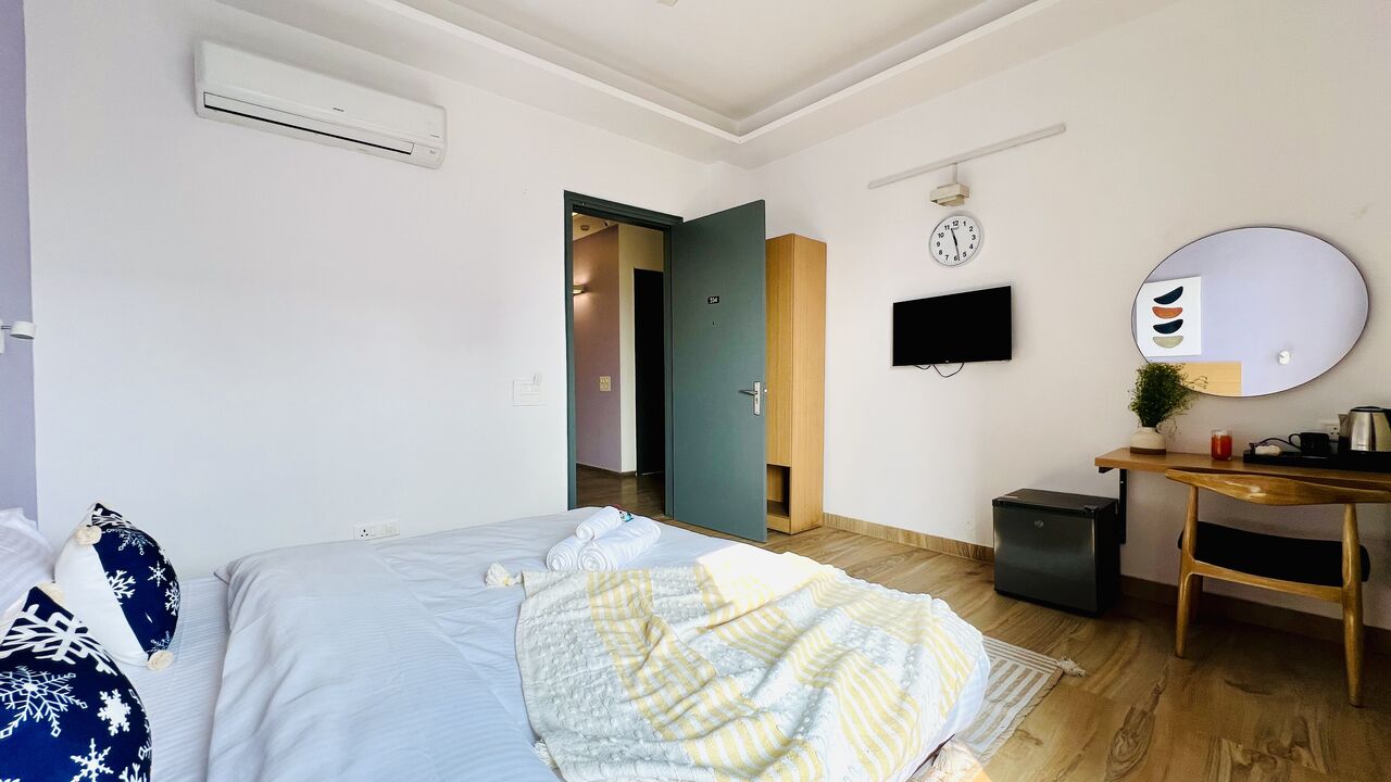 Gurgaon, Apartments, Flats, Houses & Villas, INR 2500/day,  Furnished,  Studio,  320 Sq. Feet,  Deluxe Room