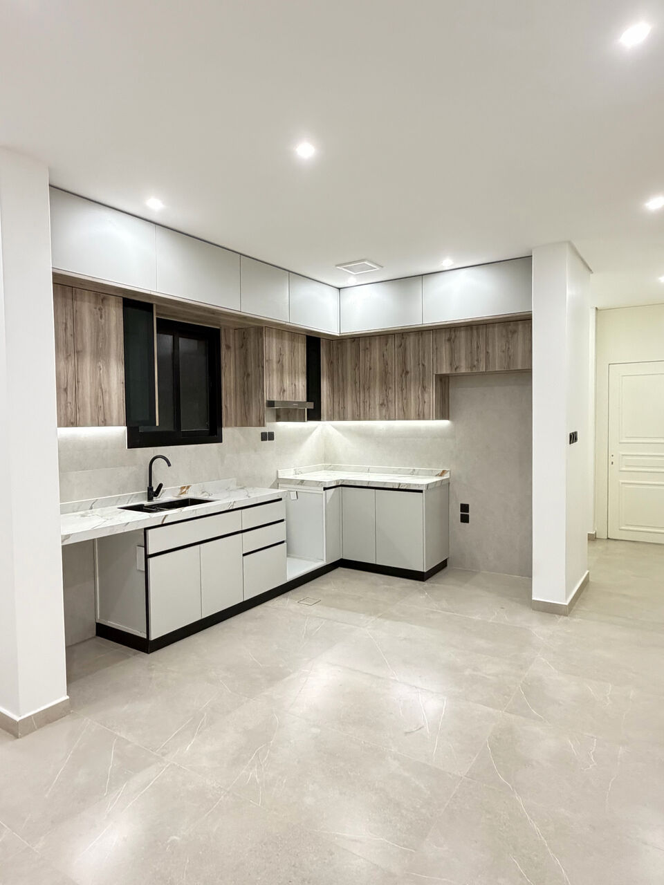 Riyadh, Apartments, Flats, Houses & Villas, SAR 180000/year,  4 BR,  Villa Floor For Rent