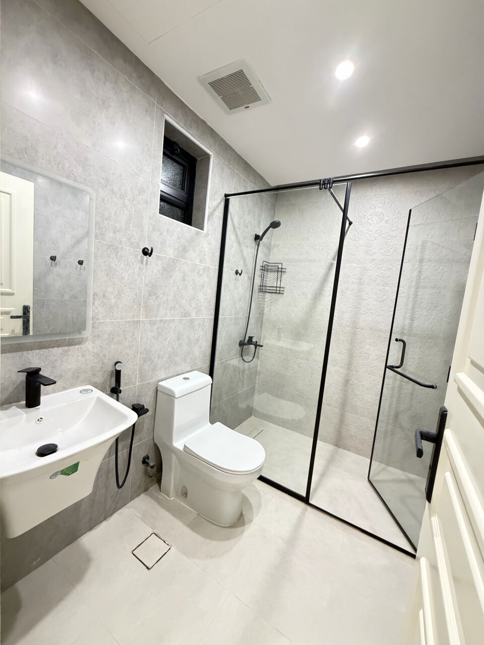 Riyadh, Apartments, Flats, Houses & Villas, SAR 180000/year,  4 BR,  Villa Floor For Rent