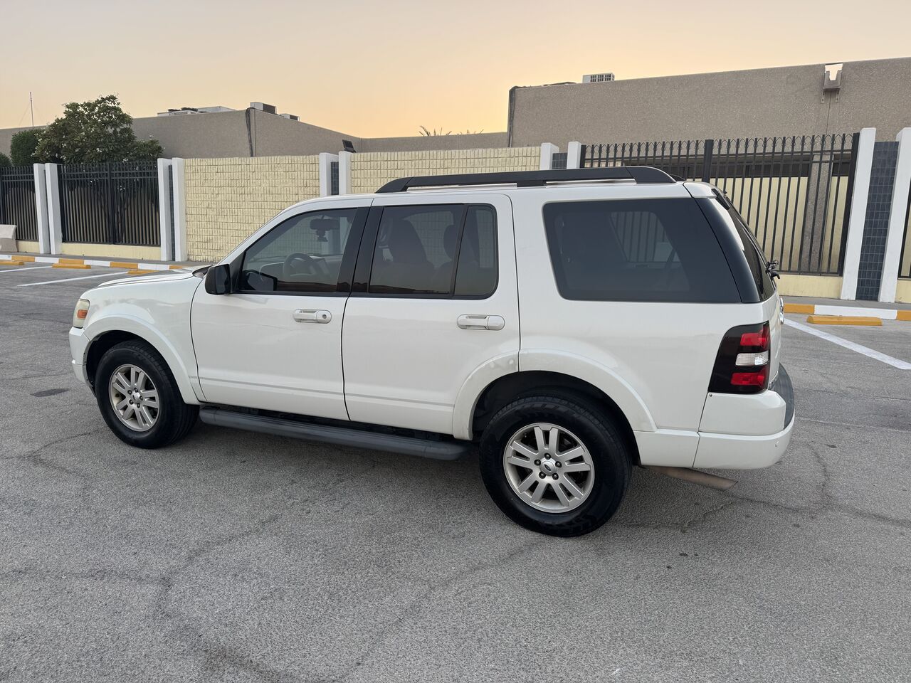 Dammam, Vehicles, Cars & Trucks , SAR 17000,  Ford Explorer,  2010,  Automatic,  272000 KM,    For Sale