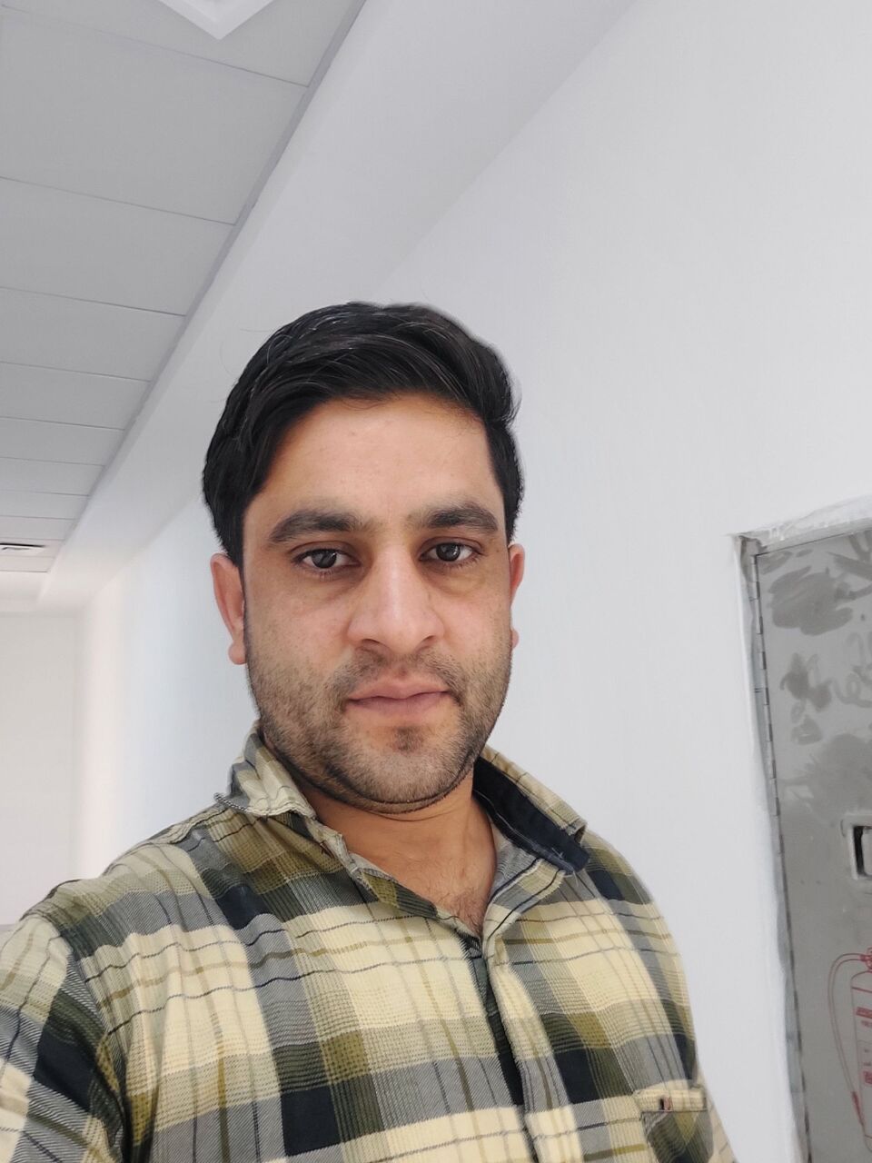 Hara, Job Seekers, Senior Electrician & AC Technician