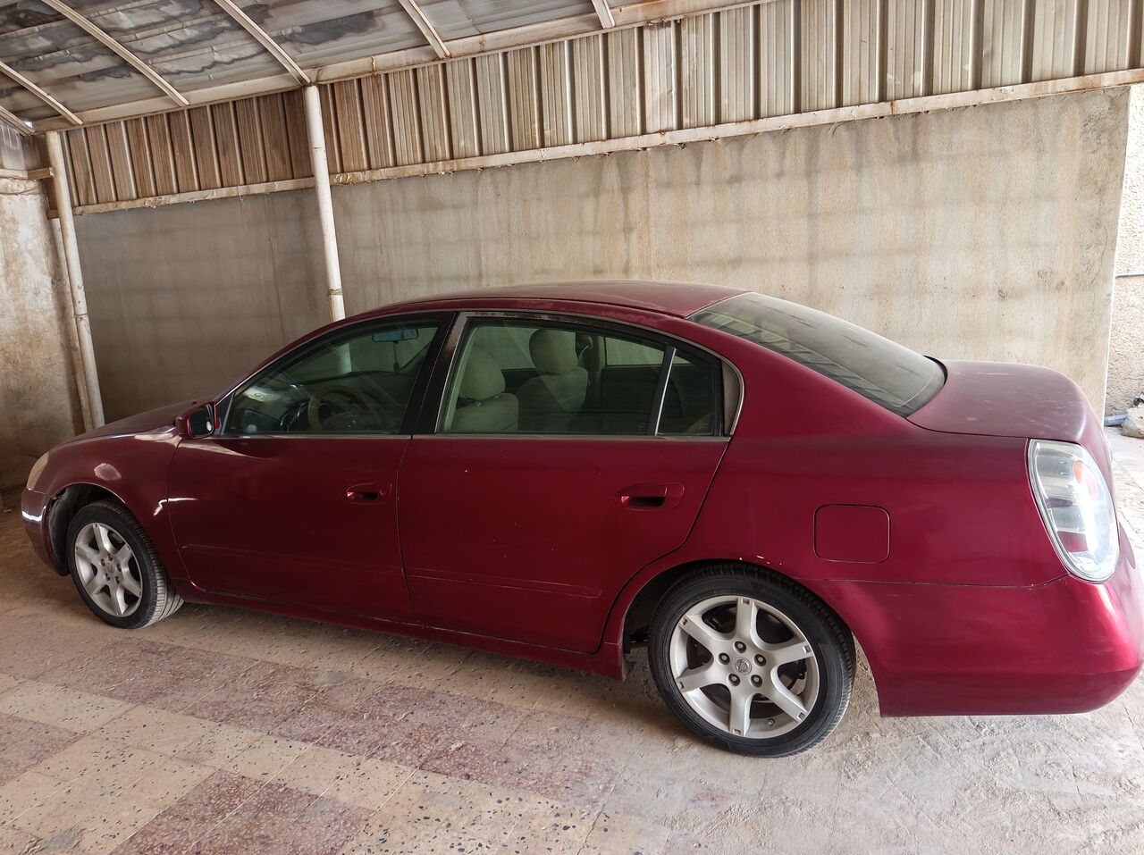 Riyadh, Vehicles, Cars & Trucks , SAR 12000,  Nissan Altima,  2005,  Automatic,  285700 KM,   2.5s