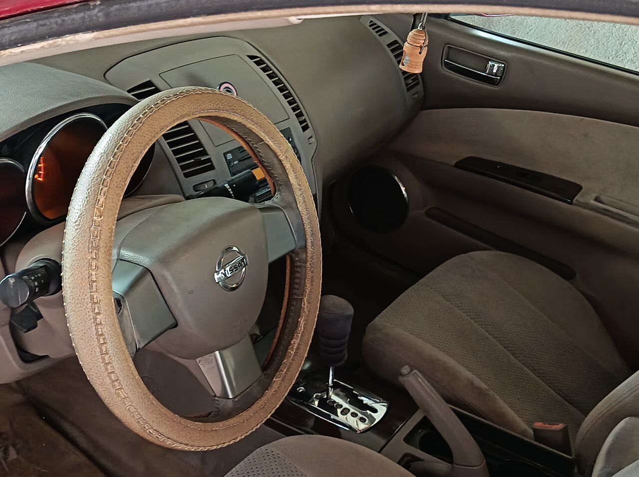 Riyadh, Vehicles, Cars & Trucks , SAR 12000,  Nissan Altima,  2005,  Automatic,  285700 KM,   2.5s