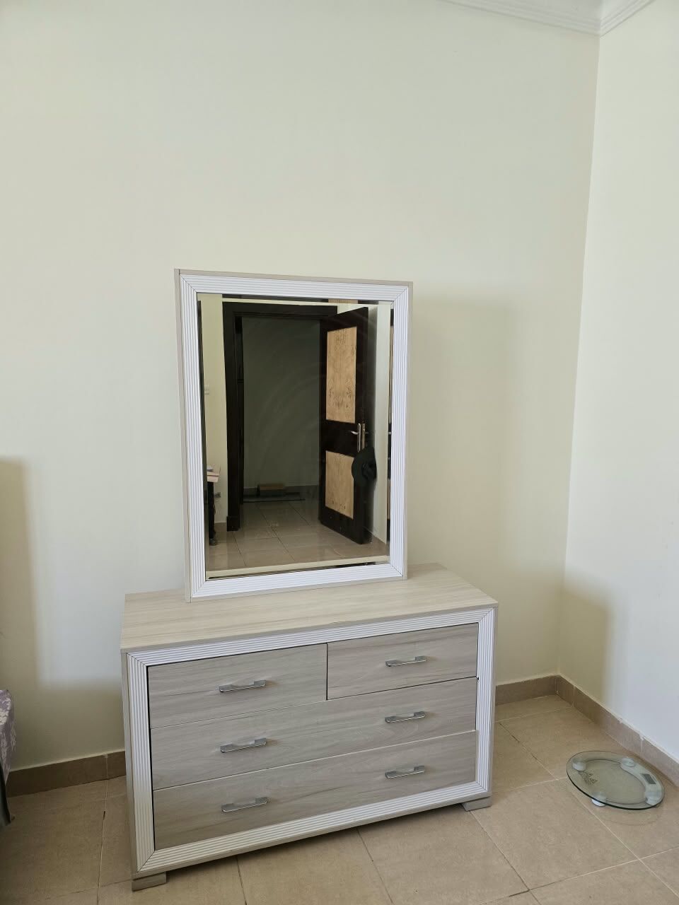 Al Rawdah, Furniture, SAR 1100,  Bed+Mattresses+ Dressing Table+ Side Table
