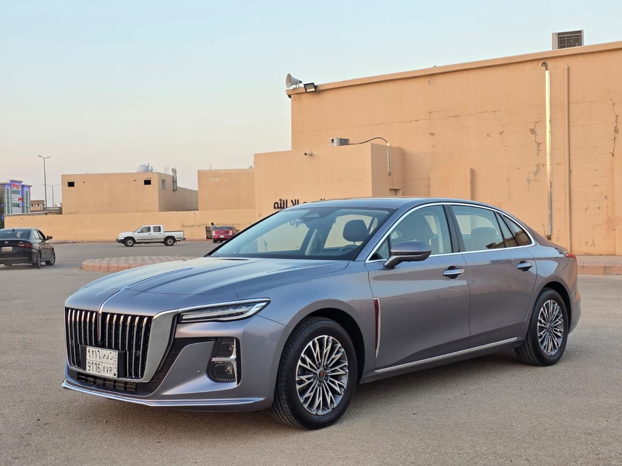 Riyadh, Vehicles, Cars & Trucks , SAR 75000,  Hongqi Ousado,  2026,  Automatic,  18000 KM,    Same New Fully Loaded