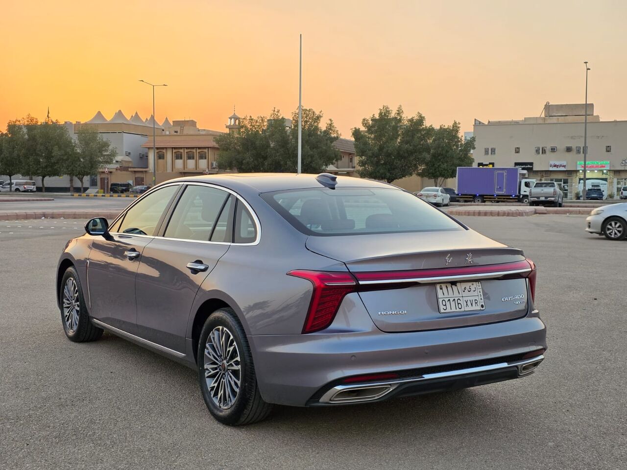 Riyadh, Vehicles, Cars & Trucks , SAR 75000,  Hongqi Ousado,  2026,  Automatic,  18000 KM,    Same New Fully Loaded