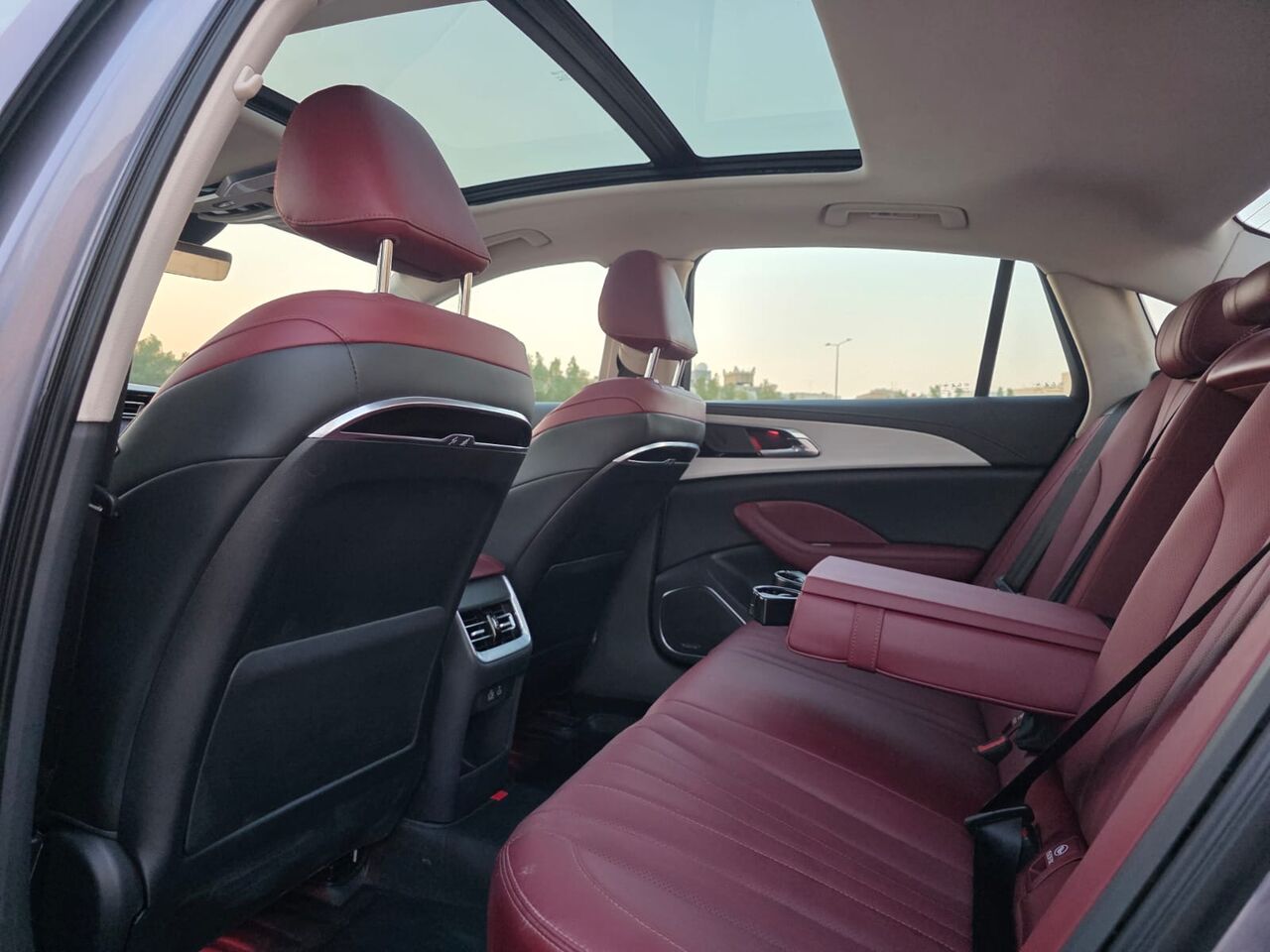 Riyadh, Vehicles, Cars & Trucks , SAR 75000,  Hongqi Ousado,  2026,  Automatic,  18000 KM,    Same New Fully Loaded