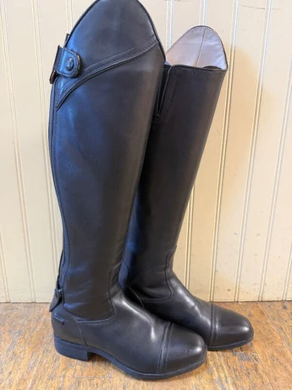 New York, Business, English Riding Apparel &ndash; Show Coats, Boots & More