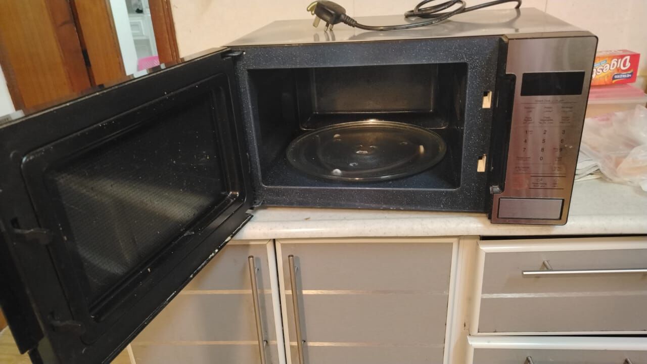 Al Khobar Al Shamalia, Appliances, SAR 230,  Samsung Microwave For Sale