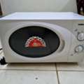 SAR 200,  Microwave Oven With Defrosting Nikai 23L