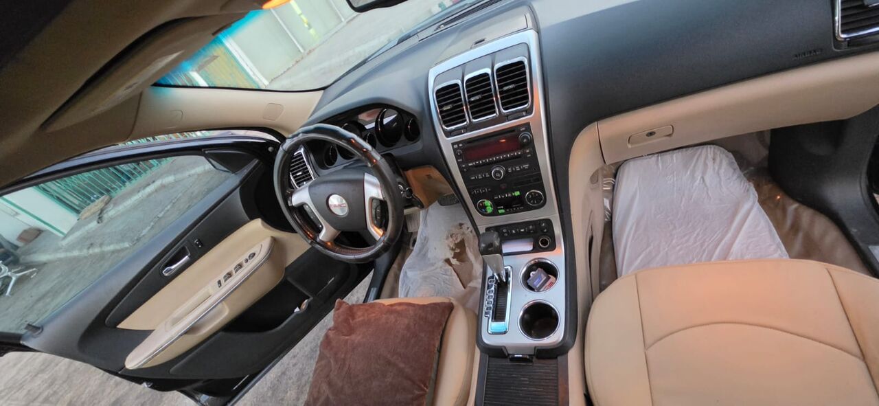 Riyadh, Vehicles, Cars & Trucks , SAR 16000,  Gmc Acadia,  2011,  Automatic,  346000 KM,  Acadia Powerful Ride