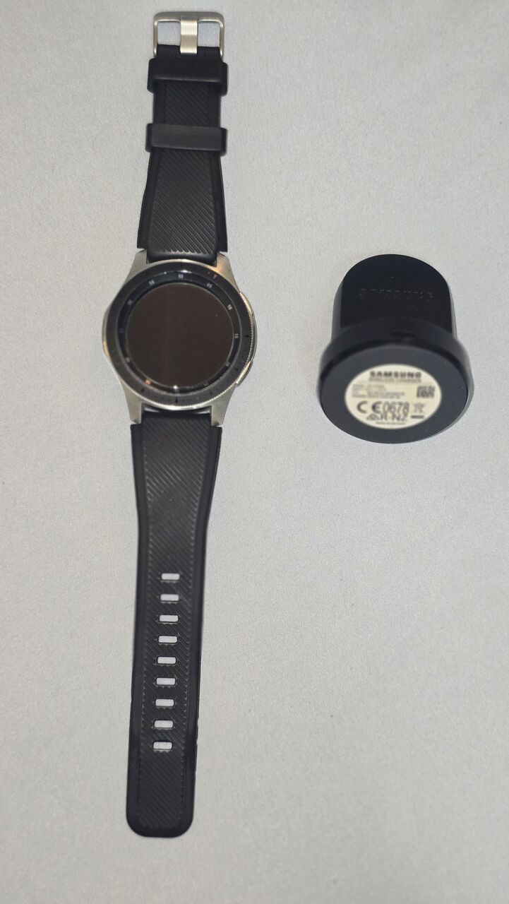 Riyadh, Watches, SAR 400,  Samsung Galaxy Smart Watch2  In Mint Condition With Wireless Charger