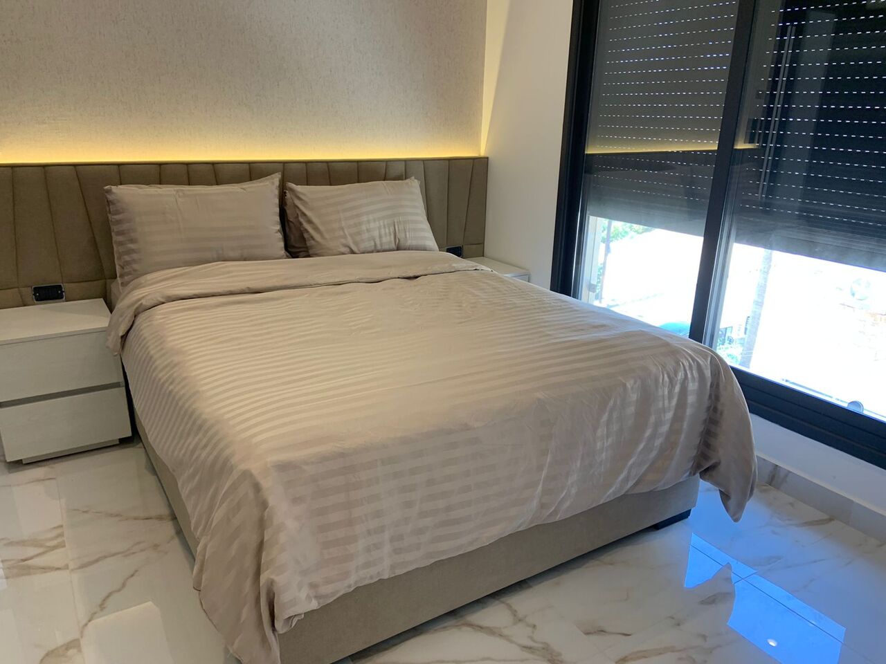 Amman, Apartments, Flats, Houses & Villas, JOD 24000/year,  Furnished,  3 BR,  New Fully Furnished 3B Apart With Baconly, Sharing Pool In 5 Circle 00962777688956