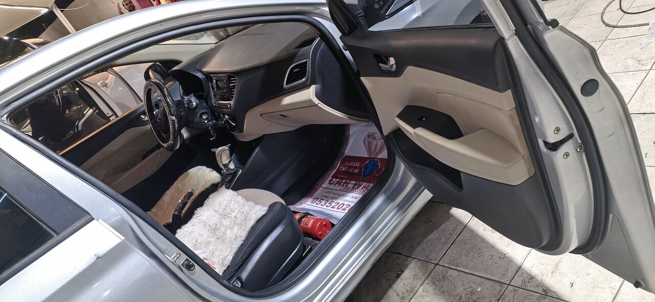 Riyadh, Vehicles, Cars & Trucks , SAR 28,  Hyundai Accent,  2019,  Automatic,  295000 KM,    GCC 1.4, Silver, Cruise Control