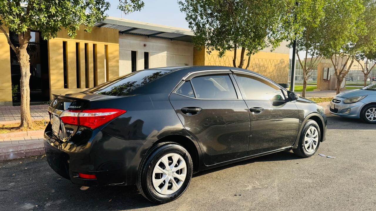 Riyadh, Vehicles, Cars & Trucks , SAR 33000,  Toyota Corrola,  2015,  Automatic,  435 KM,  Toyota Corolla   | 2nd Owner | New Tyres | Fahas Renewed | Cruise Control | B