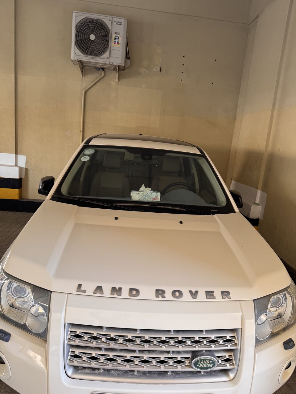 Mahooz, Vehicles, Cars & Trucks , BHD 2700,  Land Rover LR2,  2010,  Automatic,  97000 KM,    Model 97000KM