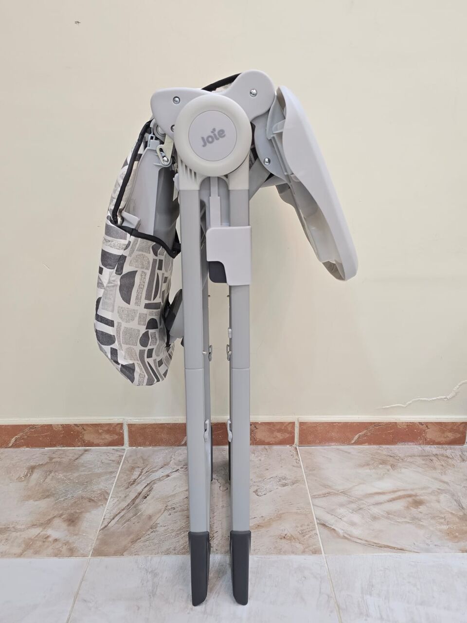 Jeddah, Baby & Kid Stuff, SAR 325,  Baby 2 In 1 Chair. Joie Brand. New