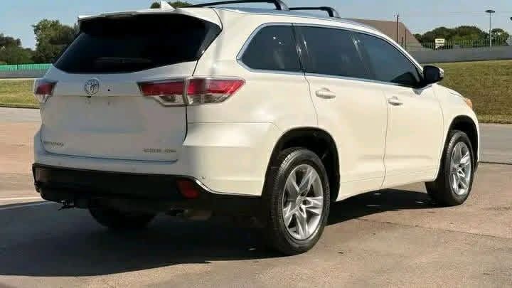 Dammam, Items Wanted, 2014 Toyota Highlander Limited Platinum V6 AWD