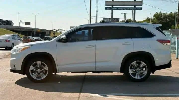 Dammam, Items Wanted, 2014 Toyota Highlander Limited Platinum V6 AWD
