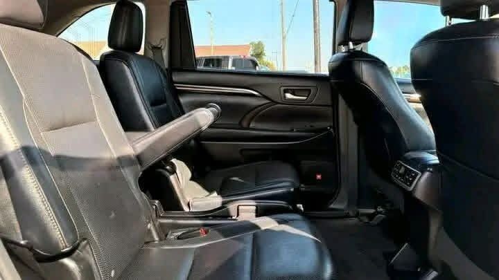 Dammam, Items Wanted, 2014 Toyota Highlander Limited Platinum V6 AWD