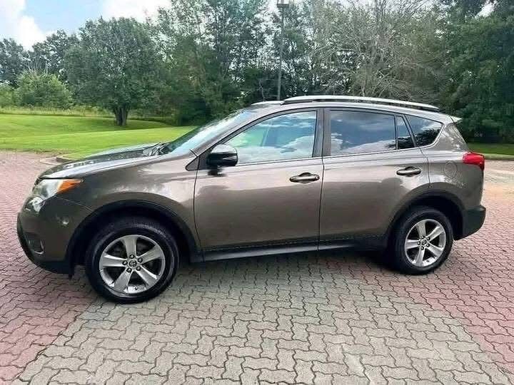Al Qaryah Al Bahriyah, Items Wanted, 10,000 SAR 2015 Toyota RAV4 XLE SUV