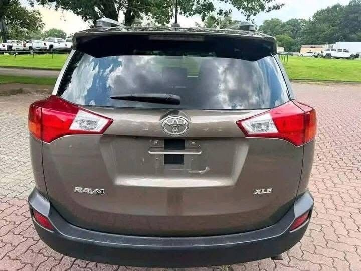 Al Qaryah Al Bahriyah, Items Wanted, 10,000 SAR 2015 Toyota RAV4 XLE SUV