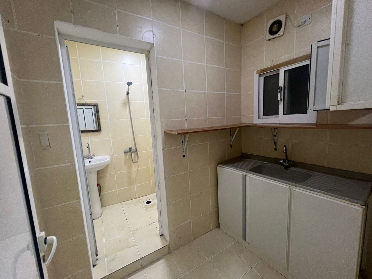 Hoora, Apartments, Flats, Houses & Villas, BHD 140/month,  Studio,  Apartment For Rent In Hoora