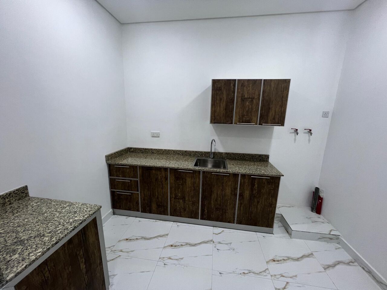 Saar, Apartments, Flats, Houses & Villas, BHD 180/month,  Furnished,  Studio,  Flat For Rent Near Saar | Close To Alosra & Budaiya Highway