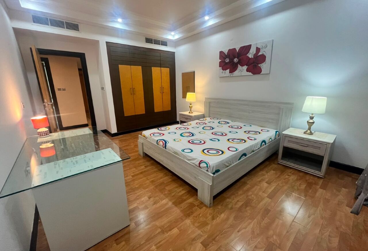 Manama, Apartments, Flats, Houses & Villas, BHD 400/month,  3 BR,  SILVER TOWER | SEA VIEW | FACILITIES | 2 BED ROOM