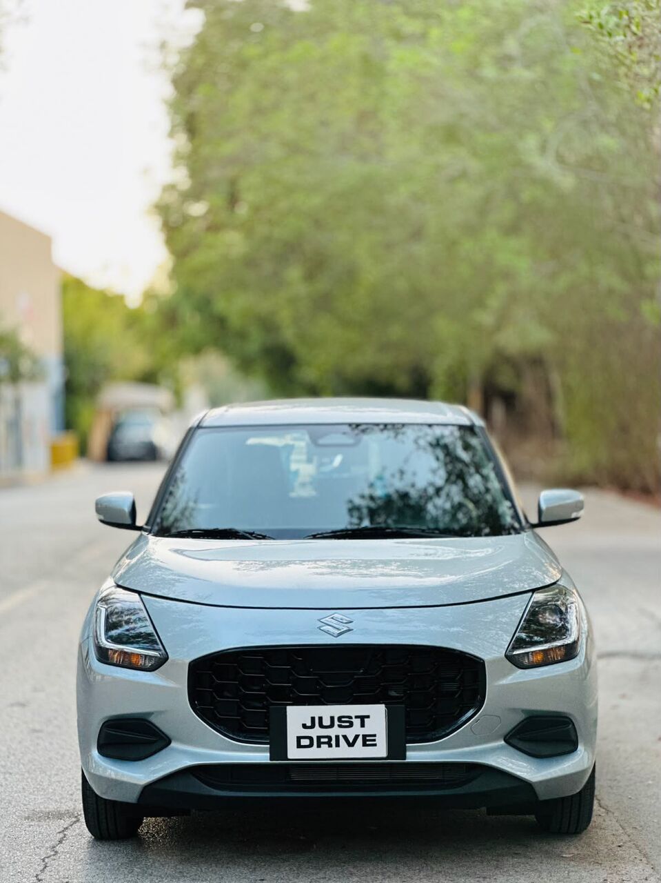 Segaya, Vehicles, Cars & Trucks , BHD 4650,  Suzuki Swift,  2025,  Automatic,  1400 KM,   HATCHBACK  MODEL VERY LOW MILEAGE STILL UNDER WARRANTY 35400768 ,33665080