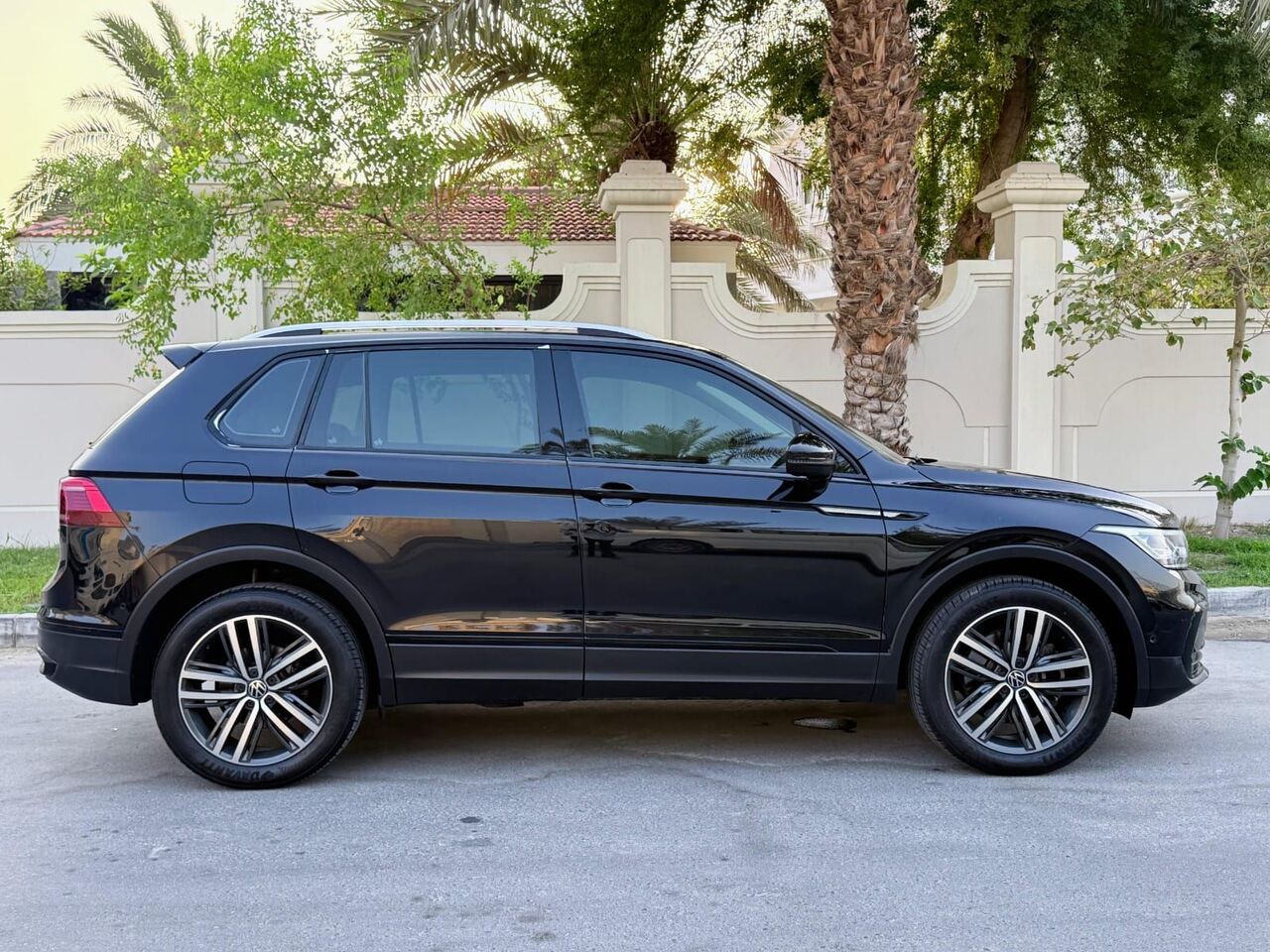 Manama, Vehicles, Cars & Trucks , BHD 7700,  Volkswagen Tiguan R,  2022,  Automatic,  138000 KM,  Volkswagen Tiguan  Model