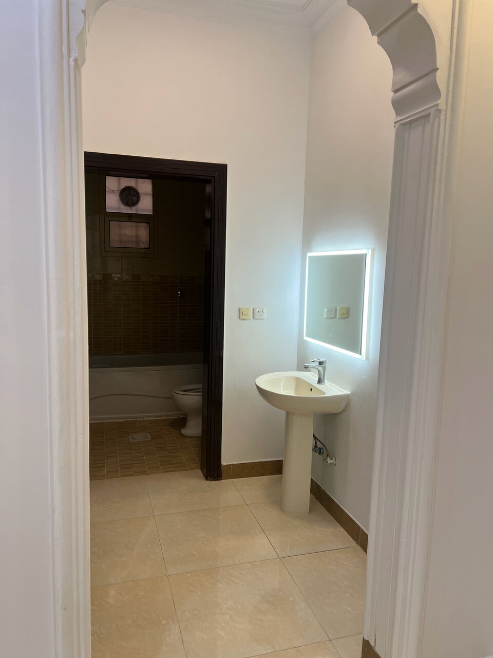 Riyadh, Apartments, Flats, Houses & Villas, SAR 44000/year,  3 BR,  3-Bedroom Family Apartment For Rent In Al Munsiyah &ndash; Water & Gas Included