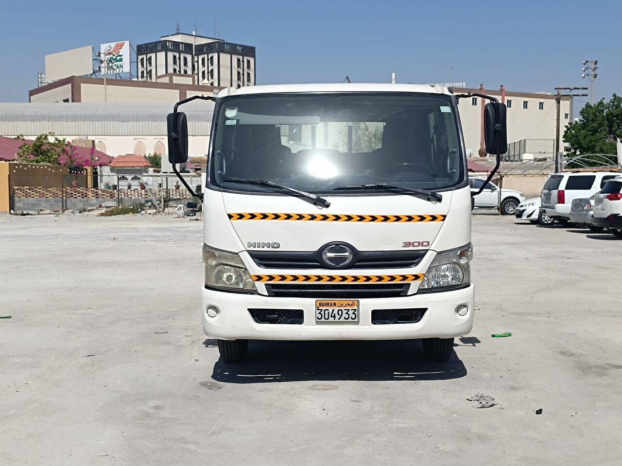 Umm Al Hassam, Vehicles, Cars & Trucks , BHD 3600,  Hino 2 Cabin 6 Wheel,  2016,  Manual,  117500 KM,  Low Mileage, Full Cover Insurance, Clean Condition, Urgent Sale !