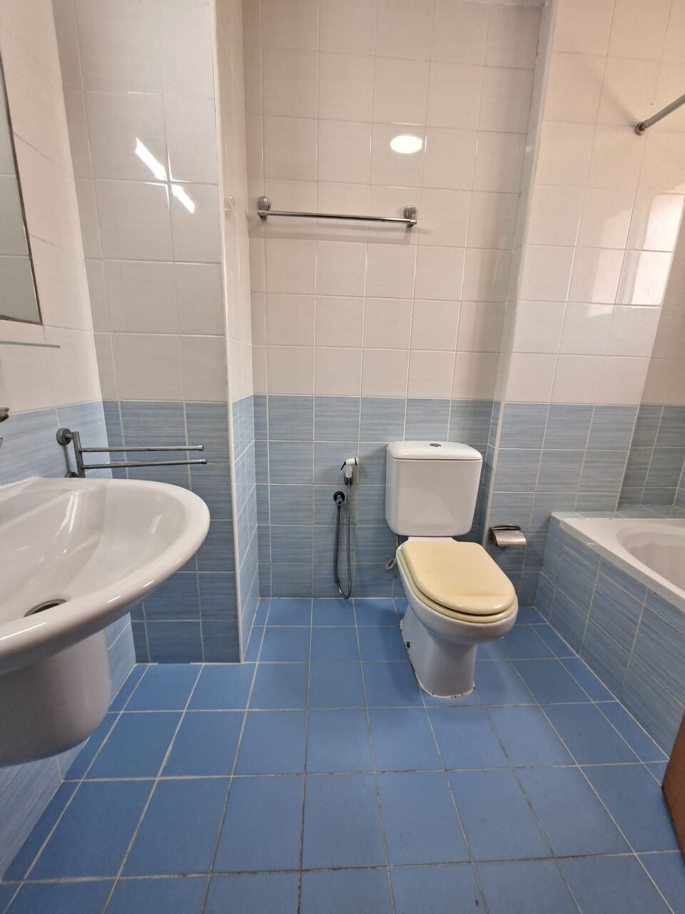 Adliya, Apartments, Flats, Houses & Villas, BHD 290/month,  Furnished,  2 BR,  Fully Furnished 2 Bedroom Flat For Rent In Adliya (including Electricity)