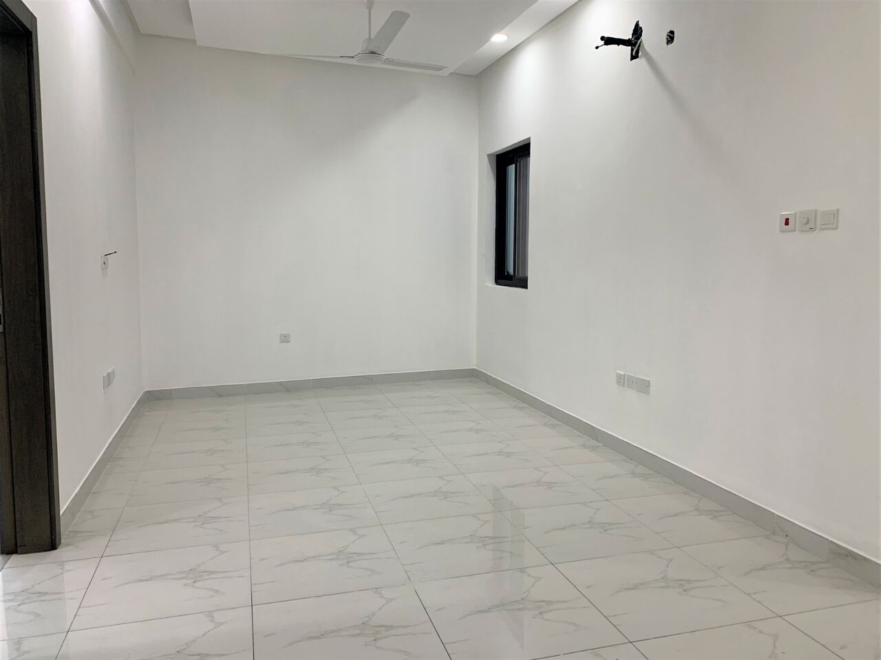 Manama, Apartments, Flats, Houses & Villas, BHD 250/month,  3 BR,  Spacious 3-bedroom Flat Available For Rent In A Prime Location. 3 BHK Rent 250 BD