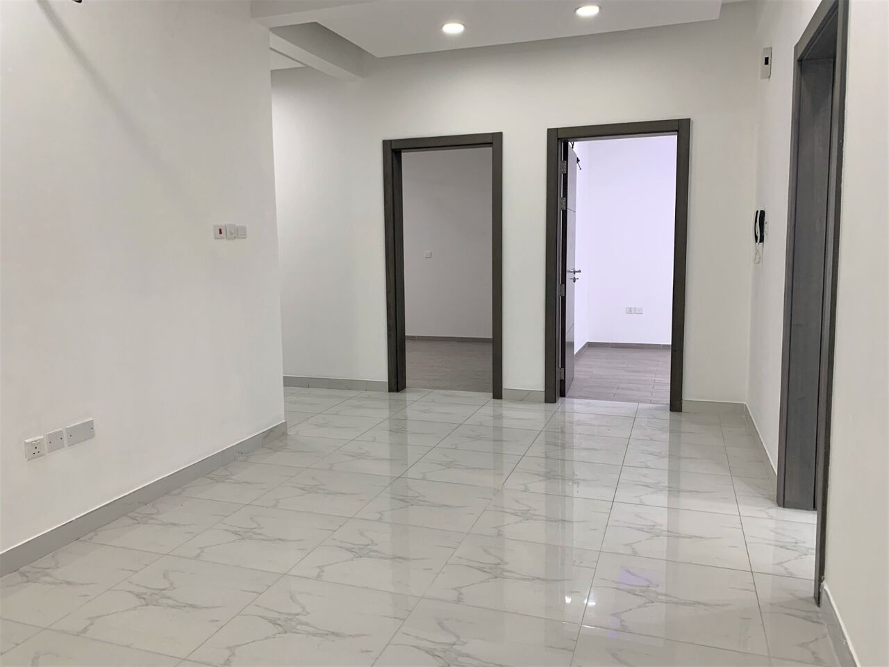Manama, Apartments, Flats, Houses & Villas, BHD 250/month,  3 BR,  Spacious 3-bedroom Flat Available For Rent In A Prime Location. 3 BHK Rent 250 BD