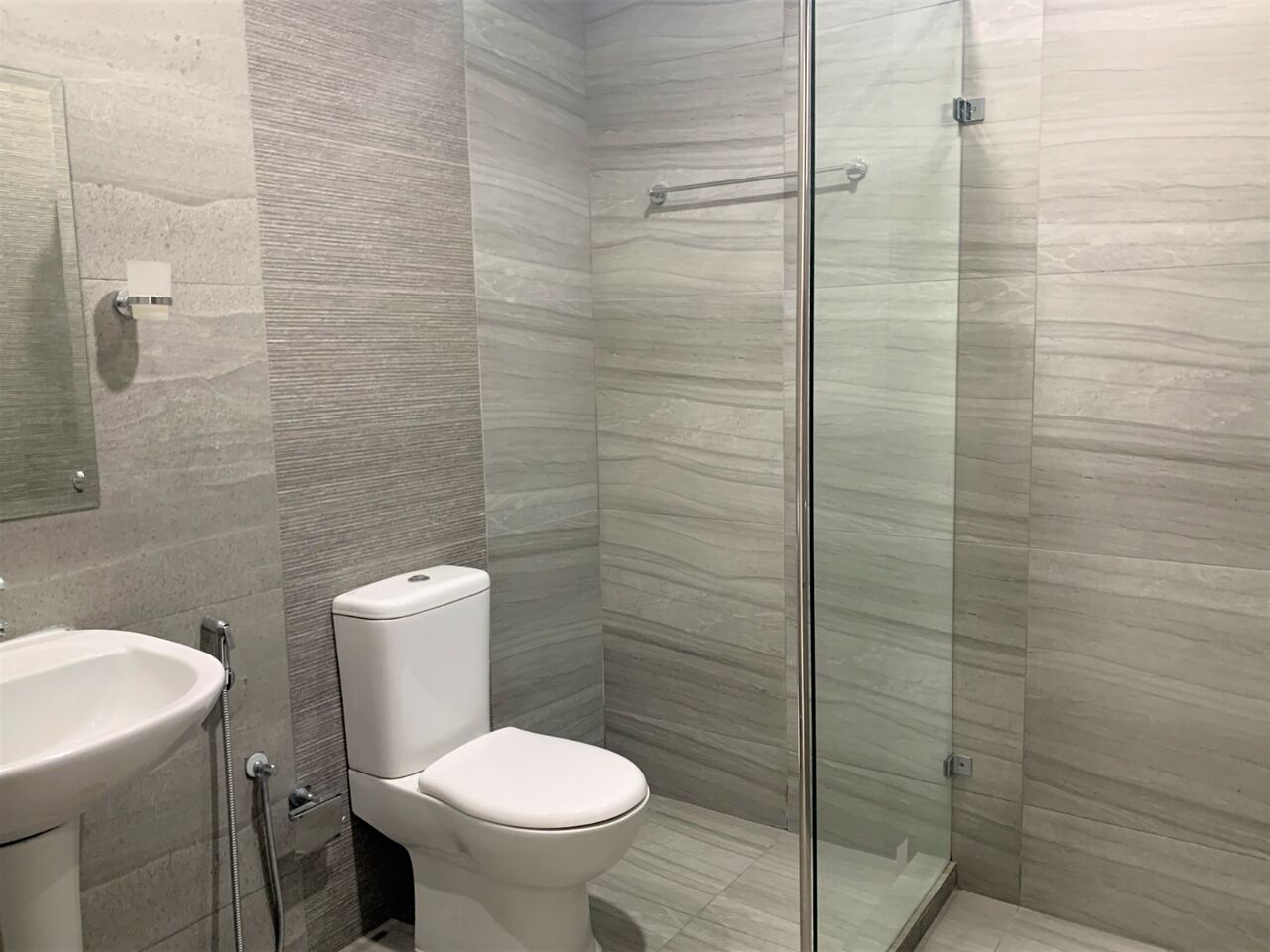 Manama, Apartments, Flats, Houses & Villas, BHD 250/month,  3 BR,  Spacious 3-bedroom Flat Available For Rent In A Prime Location. 3 BHK Rent 250 BD