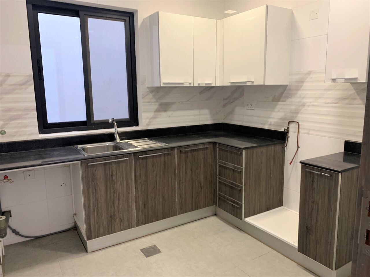 Manama, Apartments, Flats, Houses & Villas, BHD 250/month,  3 BR,  Spacious 3-bedroom Flat Available For Rent In A Prime Location. 3 BHK Rent 250 BD