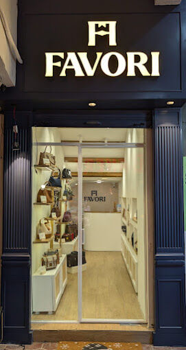 Gurgaon, Purses & Wallets, INR 3999,  Luxury Leather Handbag Store Gurgaon - FAVORI
