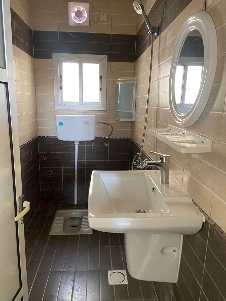Busaiteen, Apartments, Flats, Houses & Villas, BHD 200/month,  3 BR,  Flat For Rent